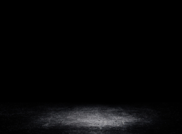 Абстрактное изображение темной комнаты бетонного пола на фоне текстуры. - Фото, изображение