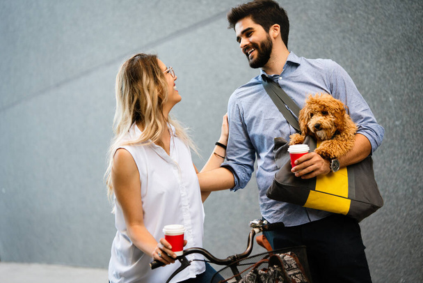 Summer, bikes, love, couple, relationship and dating concept. Couple with bicycles in the city - Foto, Imagem