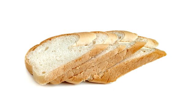 krájené francouzské bagety chléb izolovaný na bílém pozadí  - Fotografie, Obrázek