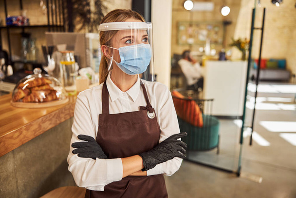 Nezbytná opatření pro pracovníky kavárny během karantény - Fotografie, Obrázek