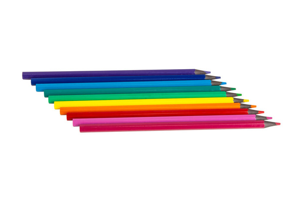 Crayons de différentes couleurs pour la création artistique isolés sur teh blanc - Photo, image