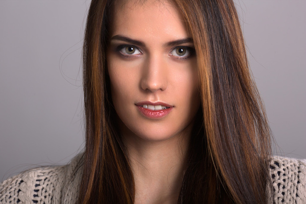 portrét krásné mladé ženy - Fotografie, Obrázek