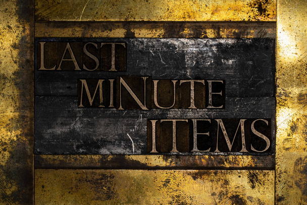 Last Minute Items text message on vintage textured grunge copper background - Photo, Image