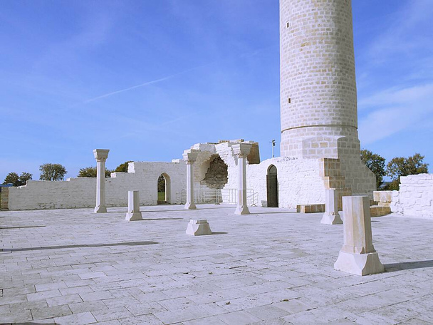 Città di Bolgar Tatarstan Russia. Moschea della Cattedrale. Grande minareto. XIII secolo. - Foto, immagini