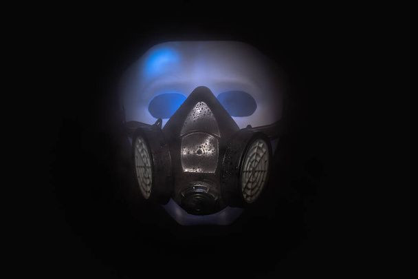 Metaphorical portrait of a creature in a respirator mask - Photo, Image
