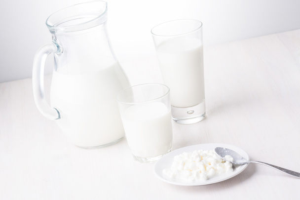 melk en wrongel - Foto, afbeelding