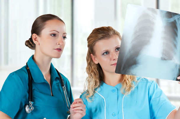 Médecins avec radiographie
 - Photo, image
