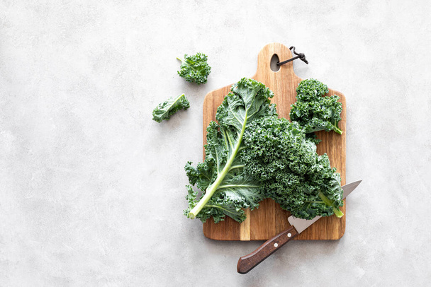 Fresh kale curly leaves, superfood - Foto, immagini