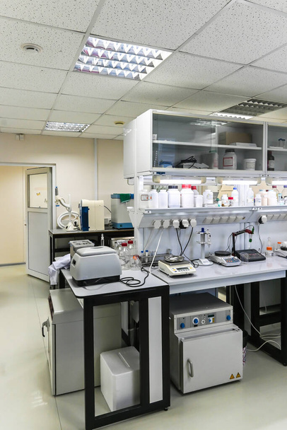 In a scientific biological laboratory. Laboratory room with furniture and instruments. - Foto, Imagem