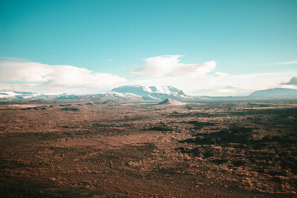 Blick vom Gipfel des Vulkans in der Nähe des Mvatn, Island - Foto, Bild