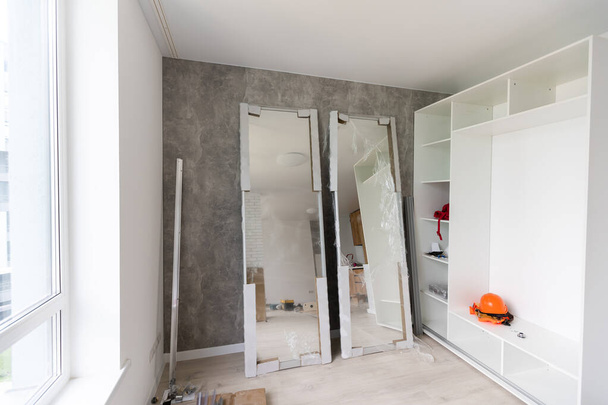 Детали new home installing construction building industry interior remodel modern kitchen interior cabinet - Фото, изображение