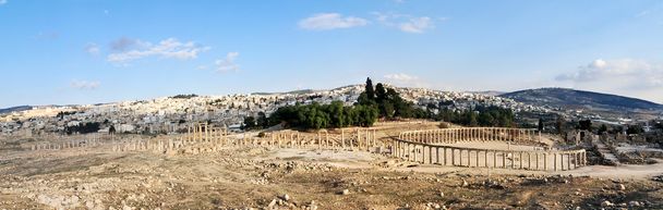 Jerash - Foro Oval
 - Foto, imagen