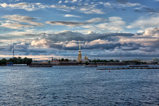 όμορφη θέα της πόλης της Αγίας Πετρούπολης. Ρωσία. - Φωτογραφία, εικόνα