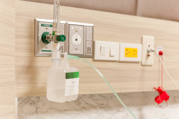 Medidor de vazão de oxigênio com bocal no hospital do centro médico - Foto, Imagem
