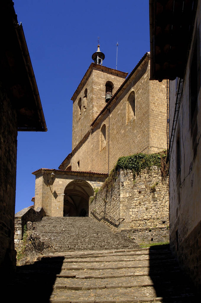Kirche von San Esteban, Roncal-Tal, Roncal, Navarra, Spanien - Foto, Bild