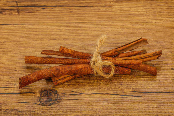 Aroma cinnamon sticks for cooking and drinks - Fotoğraf, Görsel