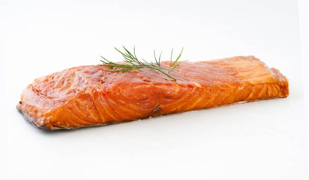 Filet de saumon sur fond blanc. - Photo, image