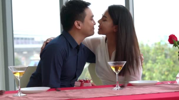 Happy romantic couple eating lunch at restaurant - Footage, Video