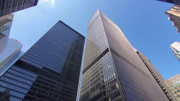 : Escénico horizonte del distrito financiero de Toronto y arquitectura moderna a lo largo de la calle Bay - Metraje, vídeo