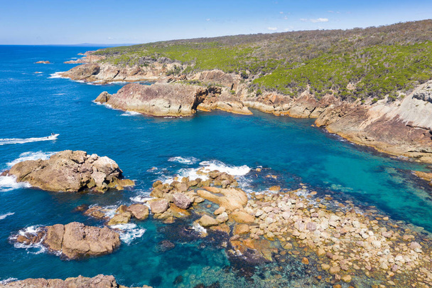 Kianinny Bay je člun odpalující záliv jižně od Tathry na pobřeží NSW Sapphire. Tathra je oblíbenou rybářskou turistickou destinací - Fotografie, Obrázek