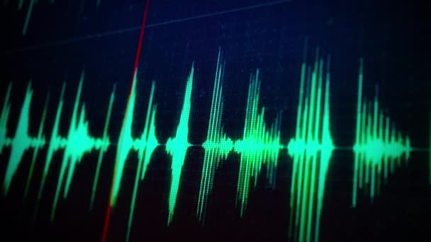 Green Audio Waves op een computerscherm. Computergegenereerde animatie. Geluidsgolf ontwerp. Audio Spectrum of Voice Record Visualisatie. Creatie van Audio Content of Podcast. Close-up met defocus - Video
