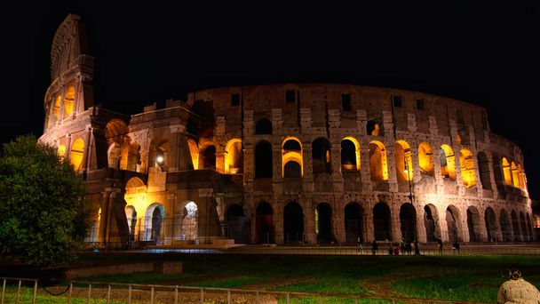 The historic landmark of Rome at night, the Colosseum - Photo, Image