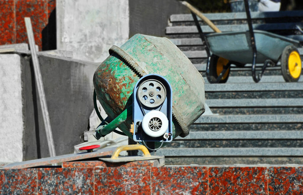 Nástroj míchání betonu na staveništi - Fotografie, Obrázek