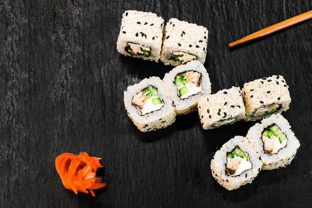 Sushi. Rolls. Nigiri. Maki. Set de sushi - Foto, imagen