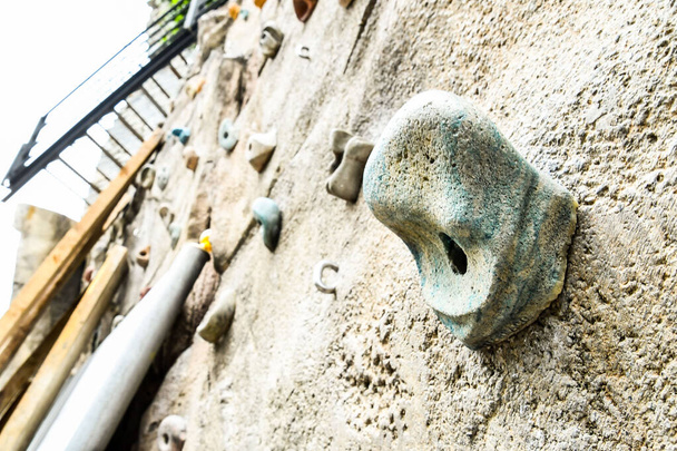 Close-up opname van de apparatuur voor Wall Climbing, baclground - Foto, afbeelding