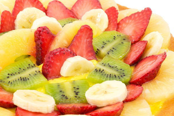 Torte mit Sahne und frischem Obst - Foto, Bild
