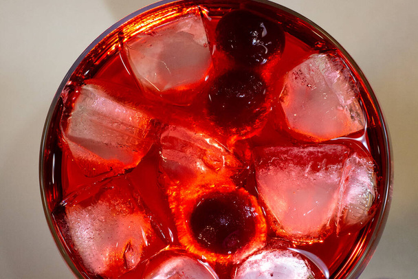 red martini glass with cherry - Φωτογραφία, εικόνα
