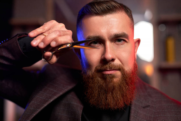 bearded macho man, barber male indoors - Foto, immagini
