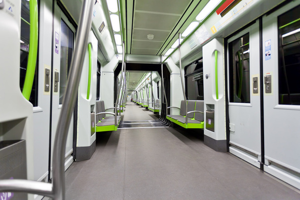Внутренний вид вагона метро Metrovalencia
. - Фото, изображение