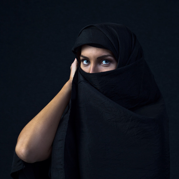  woman in  black  - Valokuva, kuva