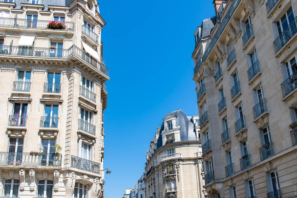 Paříž, typické fasády, krásné stavby v blízkosti Republiky - Fotografie, Obrázek