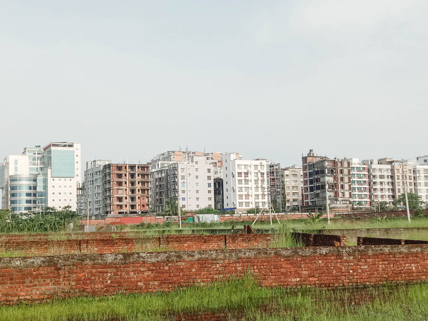 flatgebouw uitzicht op wonen op de stad - Foto, afbeelding