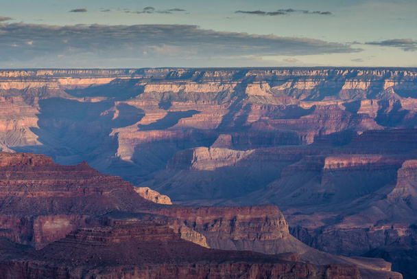Bellissimo paesaggio del Grand Canyon durante il crepuscolo. - Foto, immagini