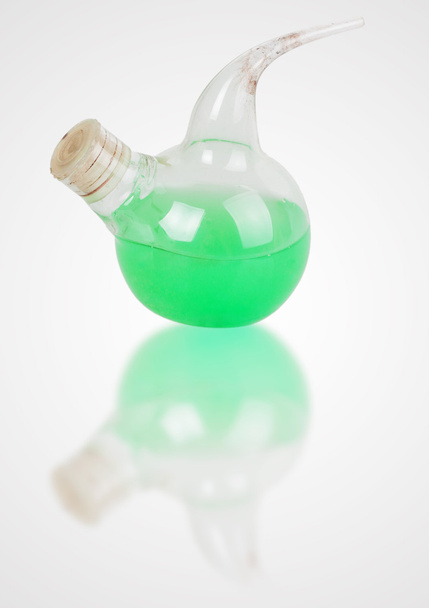 tubo químico con líquido verde
 - Foto, Imagen