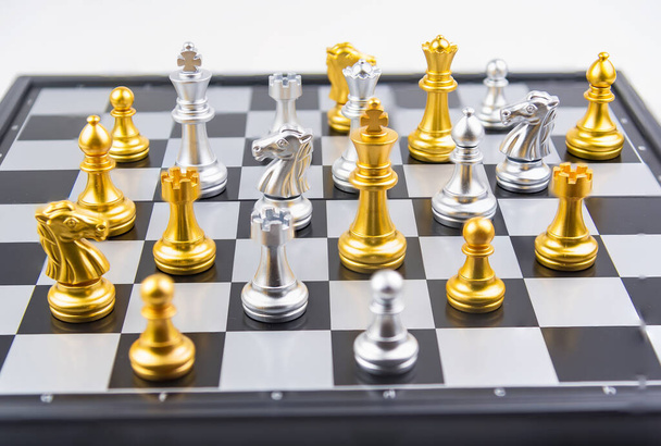 Schachspiel Wettbewerb Geschäftskonzept, Geschäftliches Wettbewerbskonzept Kampf und Problembewältigung. - Foto, Bild