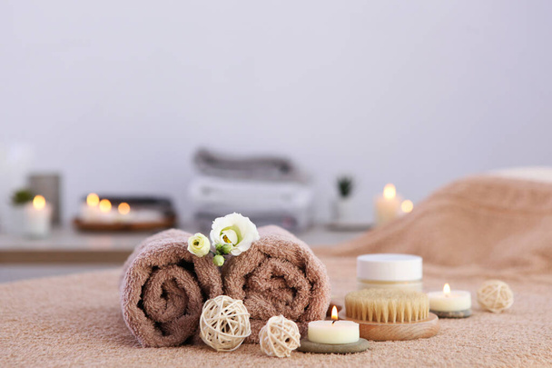 Belle composition spa de serviettes et accessoires de spa - Photo, image