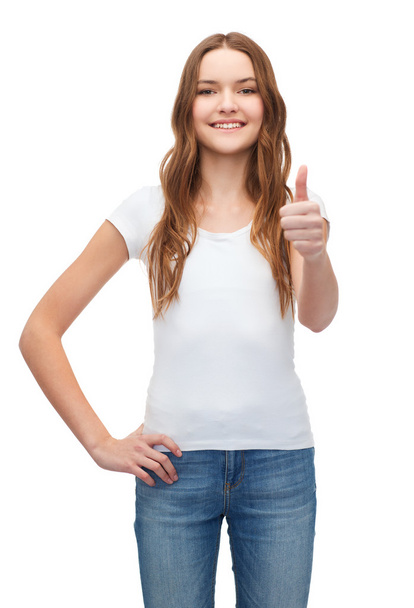 Smiling teenager in blank white t-shirt - Φωτογραφία, εικόνα