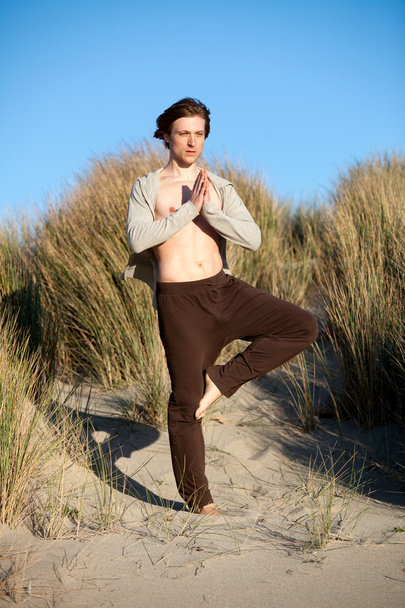 Homem ioga
 - Foto, Imagem