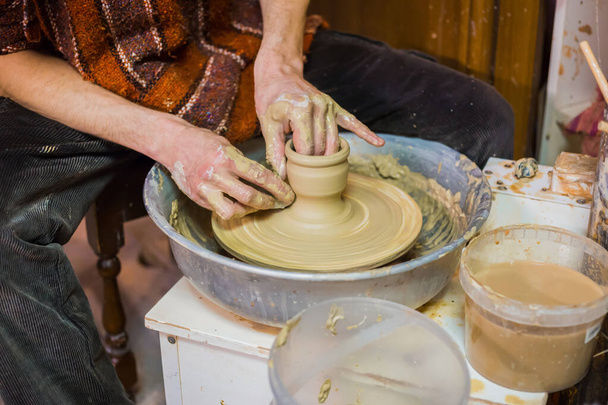 Vista da vicino - ceramica professionale per la produzione di ceramiche in officina - Foto, immagini