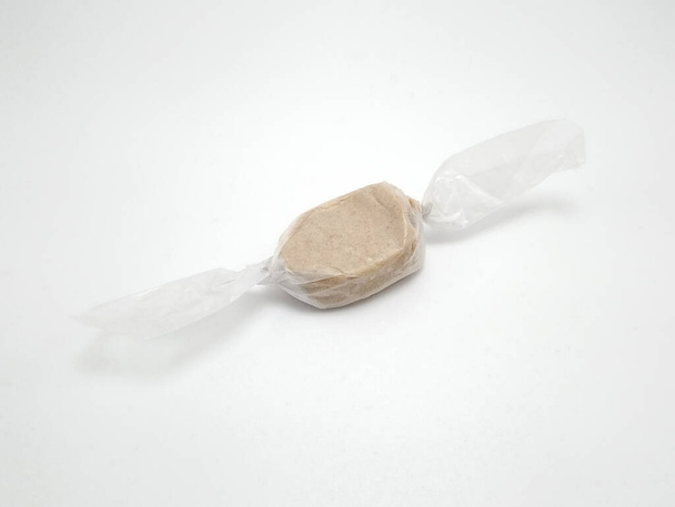 Pain sablé Polvoron avec emballage d'emballage blanc - Photo, image