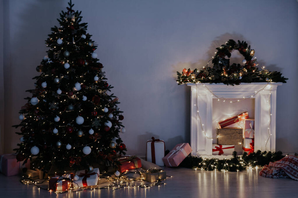 Karácsonyfa fények fény koszorúk szilveszter ajándékok - Fotó, kép