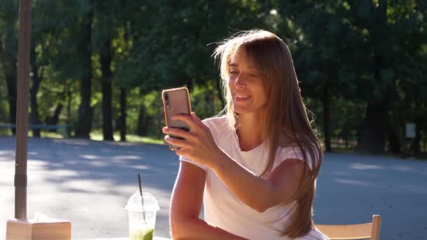 girl filming herself for social networks - Footage, Video