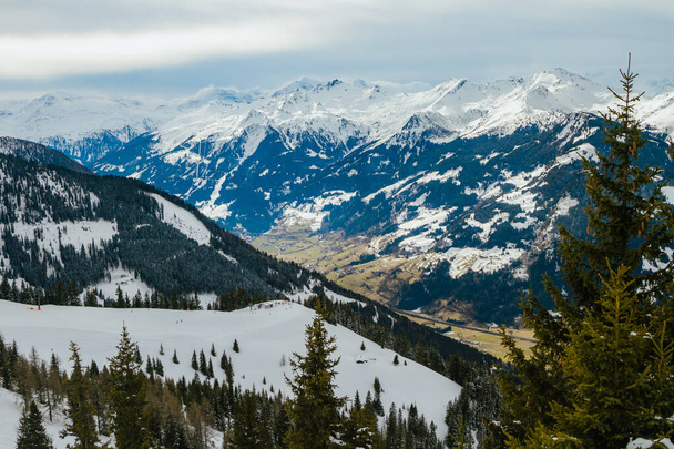 Winter landscape with panorama of winter sports region Bad Gastein, Austrian Alps - Zdjęcie, obraz