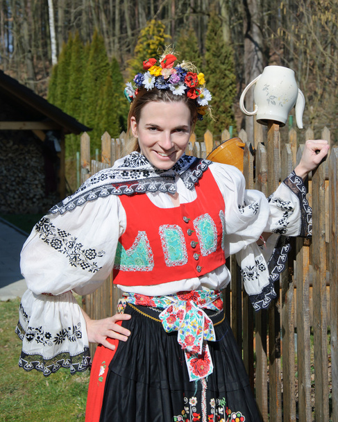 Halk kostüm gülümseyen kız - Fotoğraf, Görsel