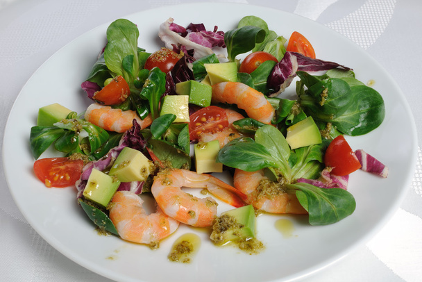 Salad of watercress salad with shrimp and avocado - Photo, Image
