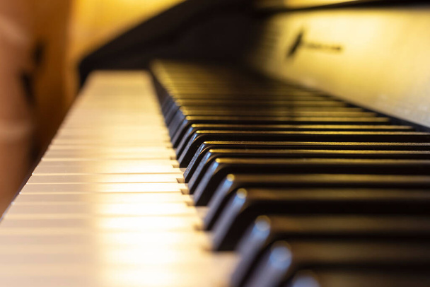 Close-up de teclas de piano eletrônicas. - Foto, Imagem